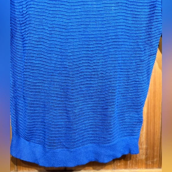 Express Relaxed Fit Cut Out Design Blouse in Bright Blue Women’s Medium - Picture 6 of 9